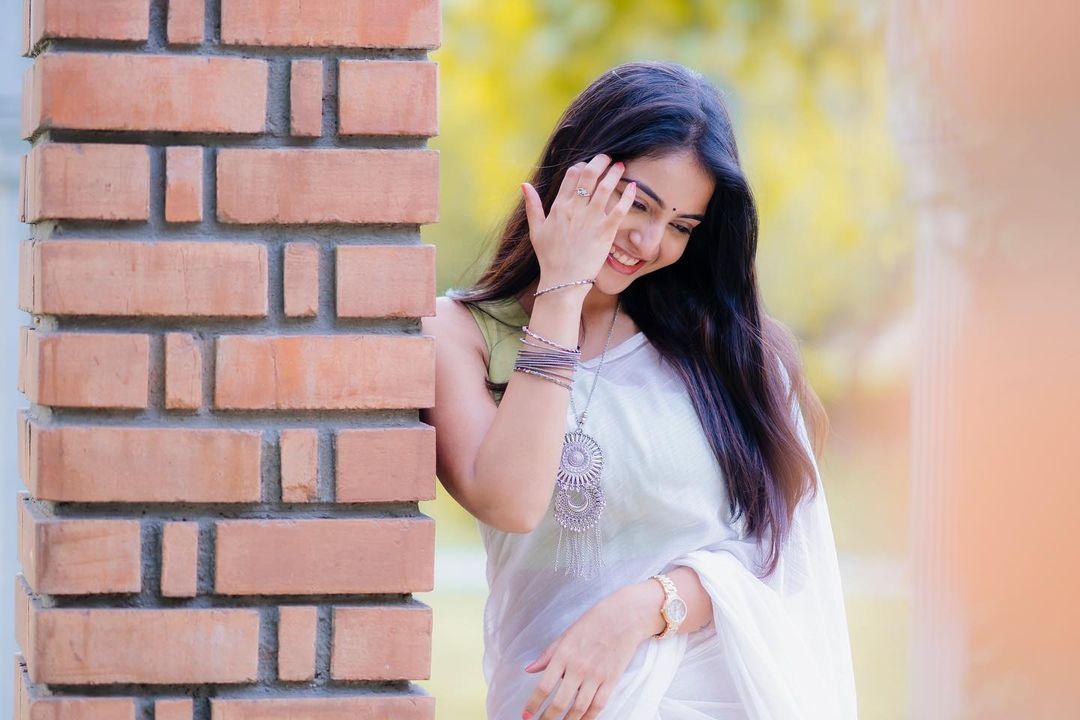 Sexy and cute stills | Ananya Nagalla in white transparent saree hot photos
