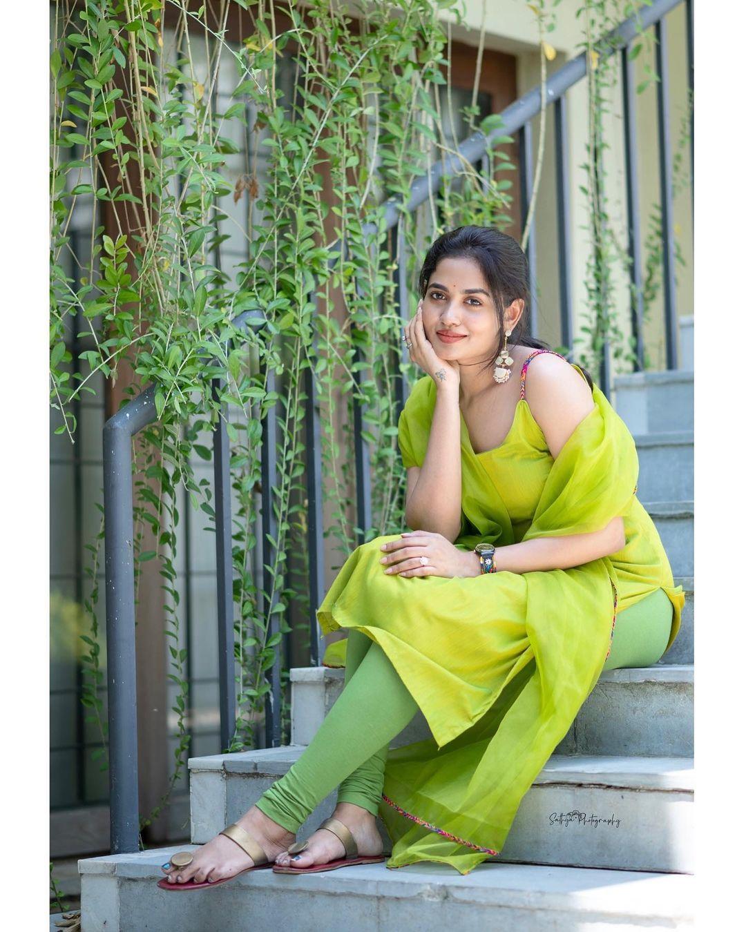 Tamil actress hot photos | Teju Ashwini exclusive stylish photos in green sleeveless churidhar
