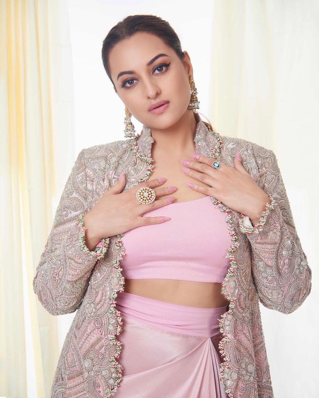 Glamours and cute stills | Sonakshi Sinha latest hot and stylish photoshoot