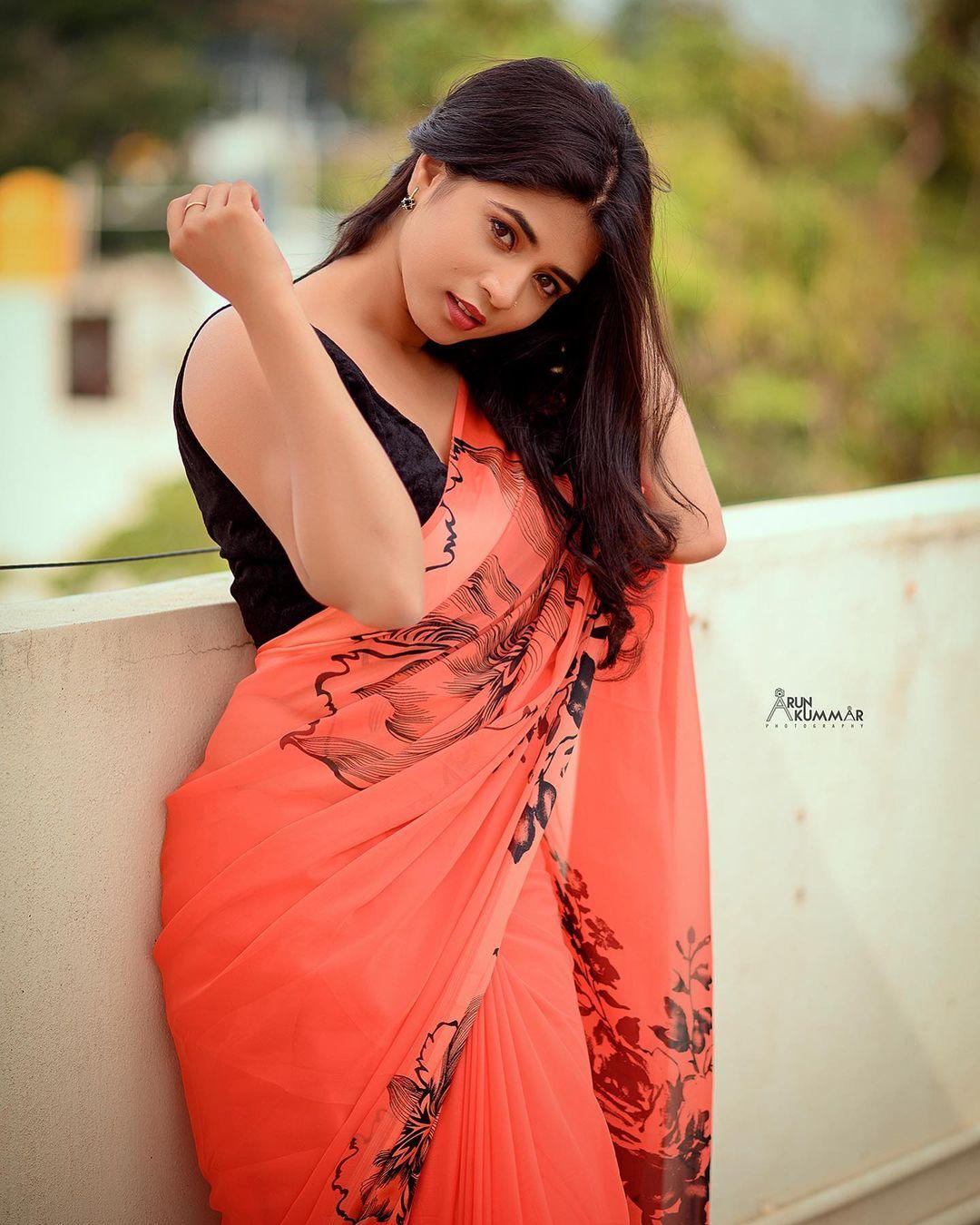 Glamours and sexy stills | Viranika Shetty in rose saree exposing navel hot photos