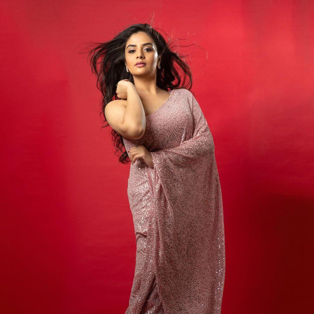 Beautiful and sexy stills | Sreemukhi in saree very hot and sexy stills