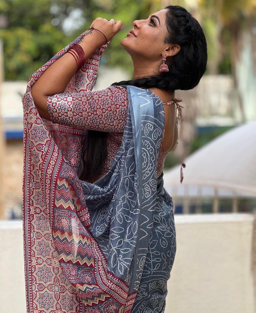 Television actress hot photos | Reshma Pasupuleti in saree glamorous and cute stills