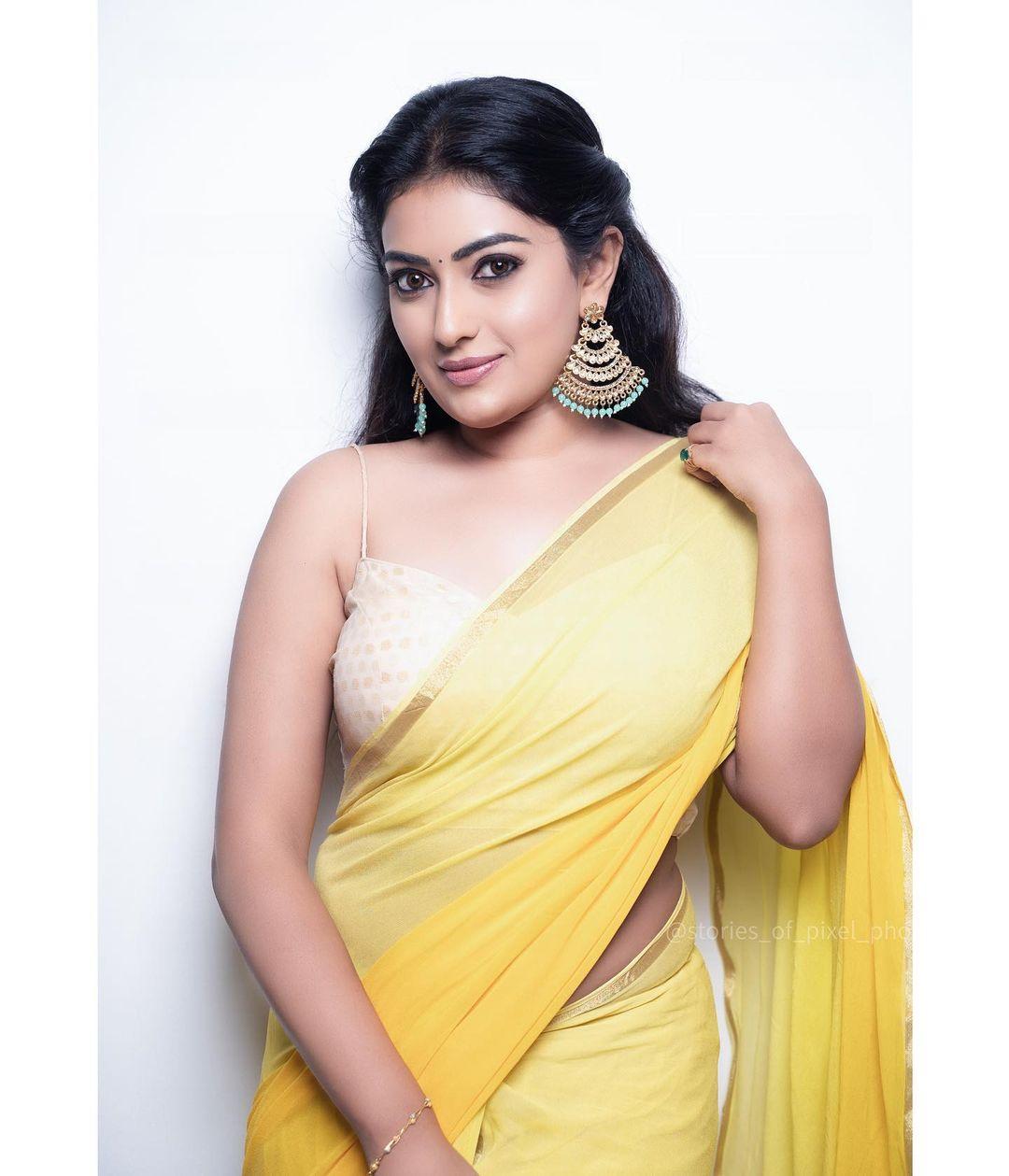 Sandalwood Actress in saree hot | Sonika gowda in sleeveless blouse with yellow transparent saree hot photos