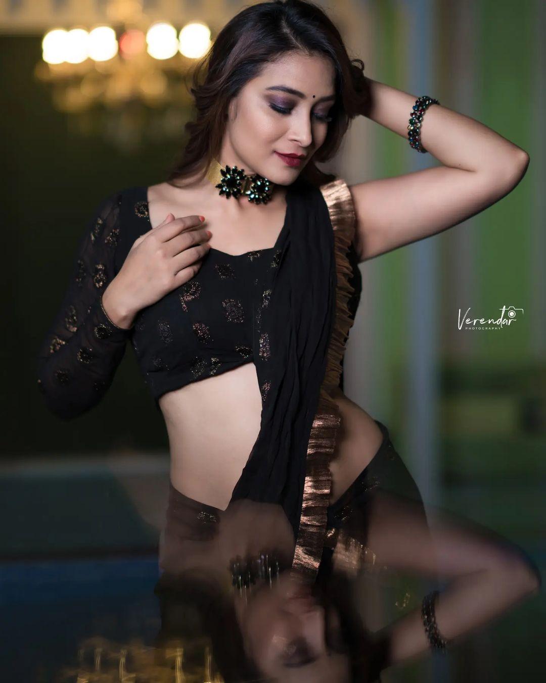 Exclusive hot photos gallery | Bhanu shree in black lehanga hot photos gallery