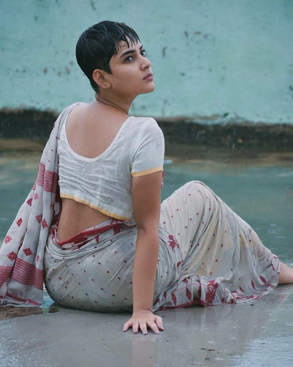 Cute and sexy stills | Archika gupta in wet saree exclusive hot photos