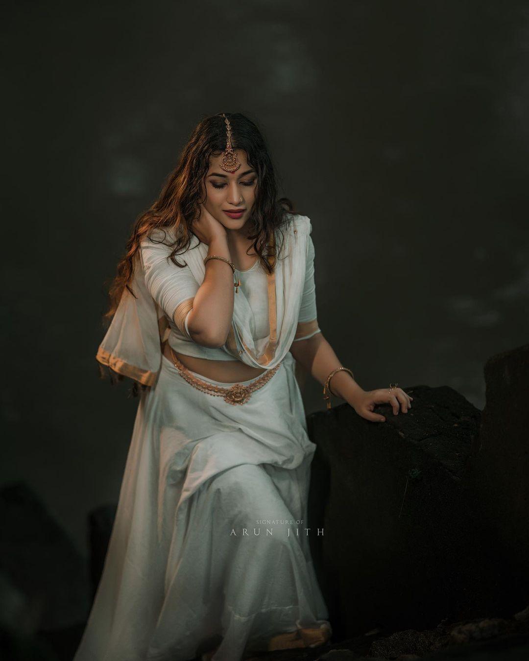 Hot and sexy photoshoot | Parvathy R Krishna in beautiful and sexy wet dress photos