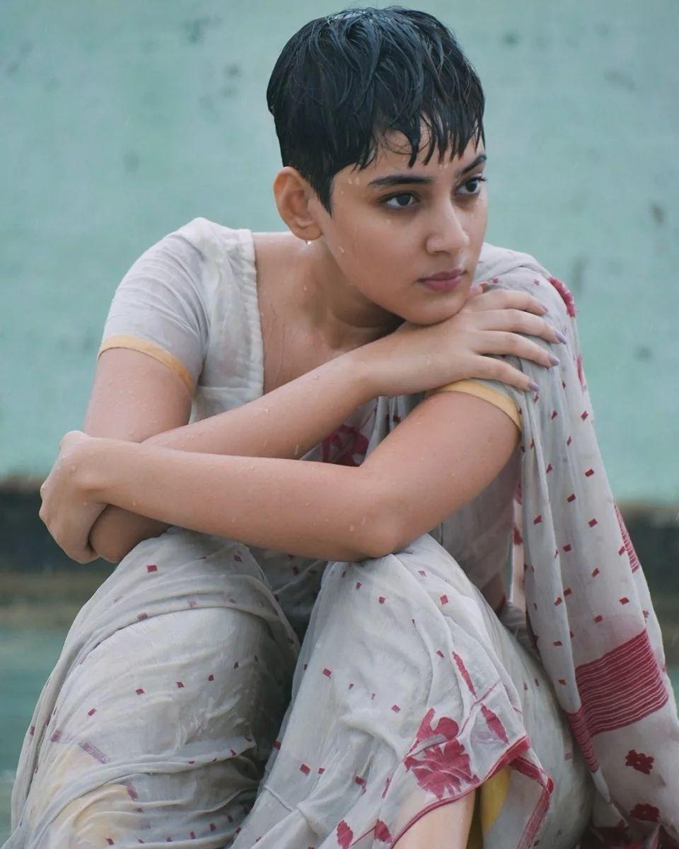 Looking very glamours and sexy photoshoot | Archika gupta in wet saree exclusive hot photos