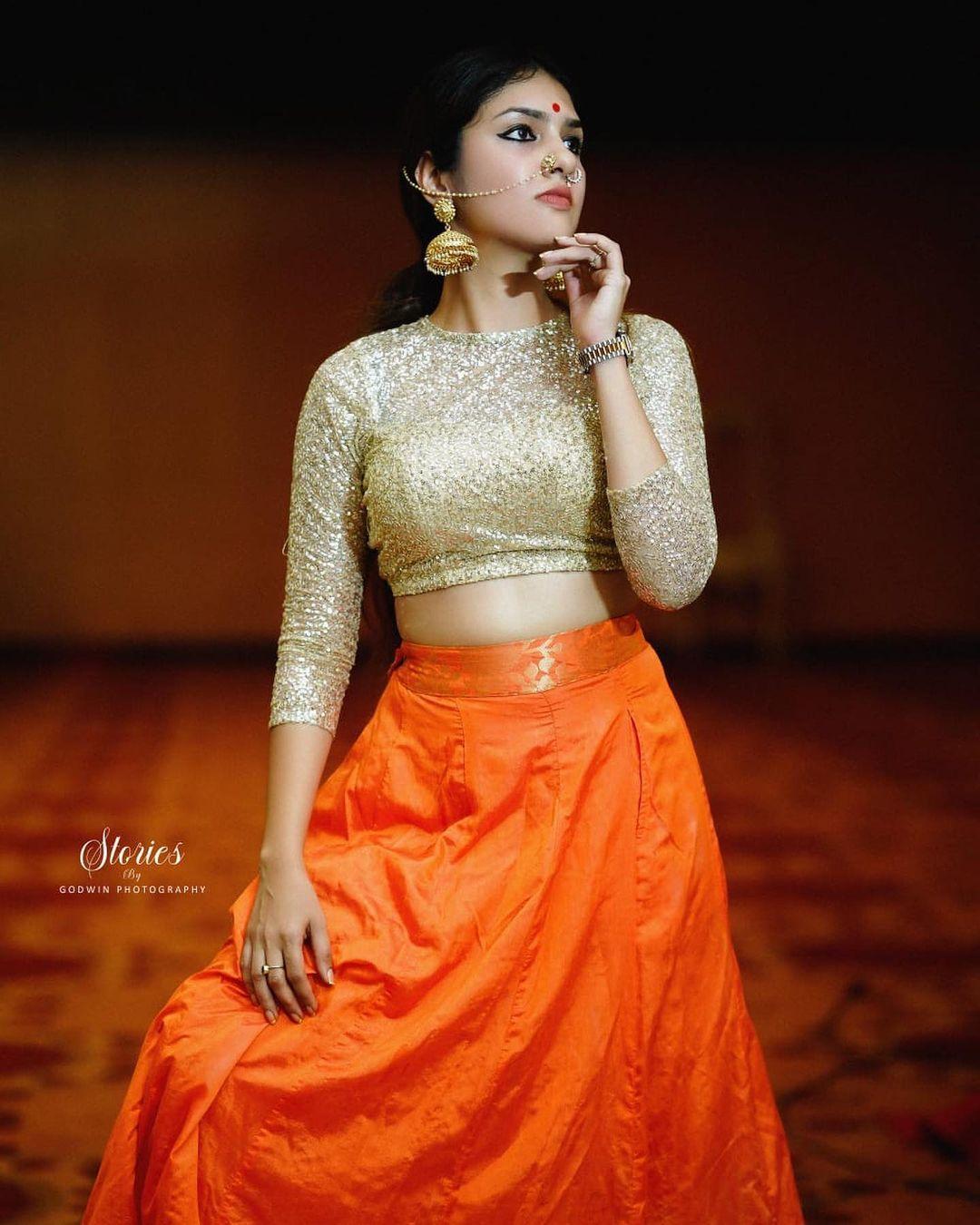 Beautiful and sexy photos | Gayathri Suresh very glamours in blouse hot photos
