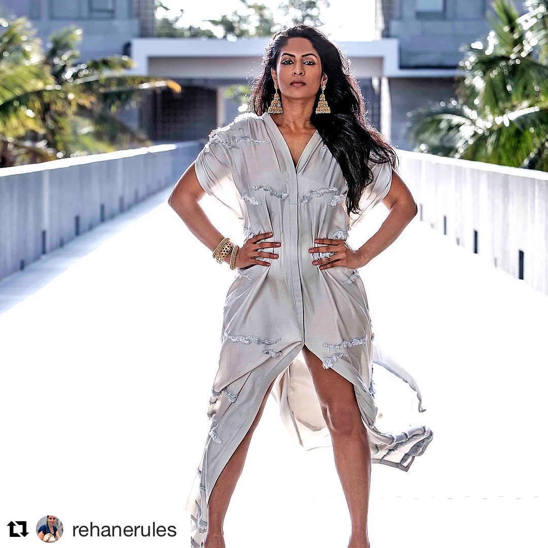 Beautiful and sexy photoshoot | Sriya Reddy very hot and exposing photos gallery