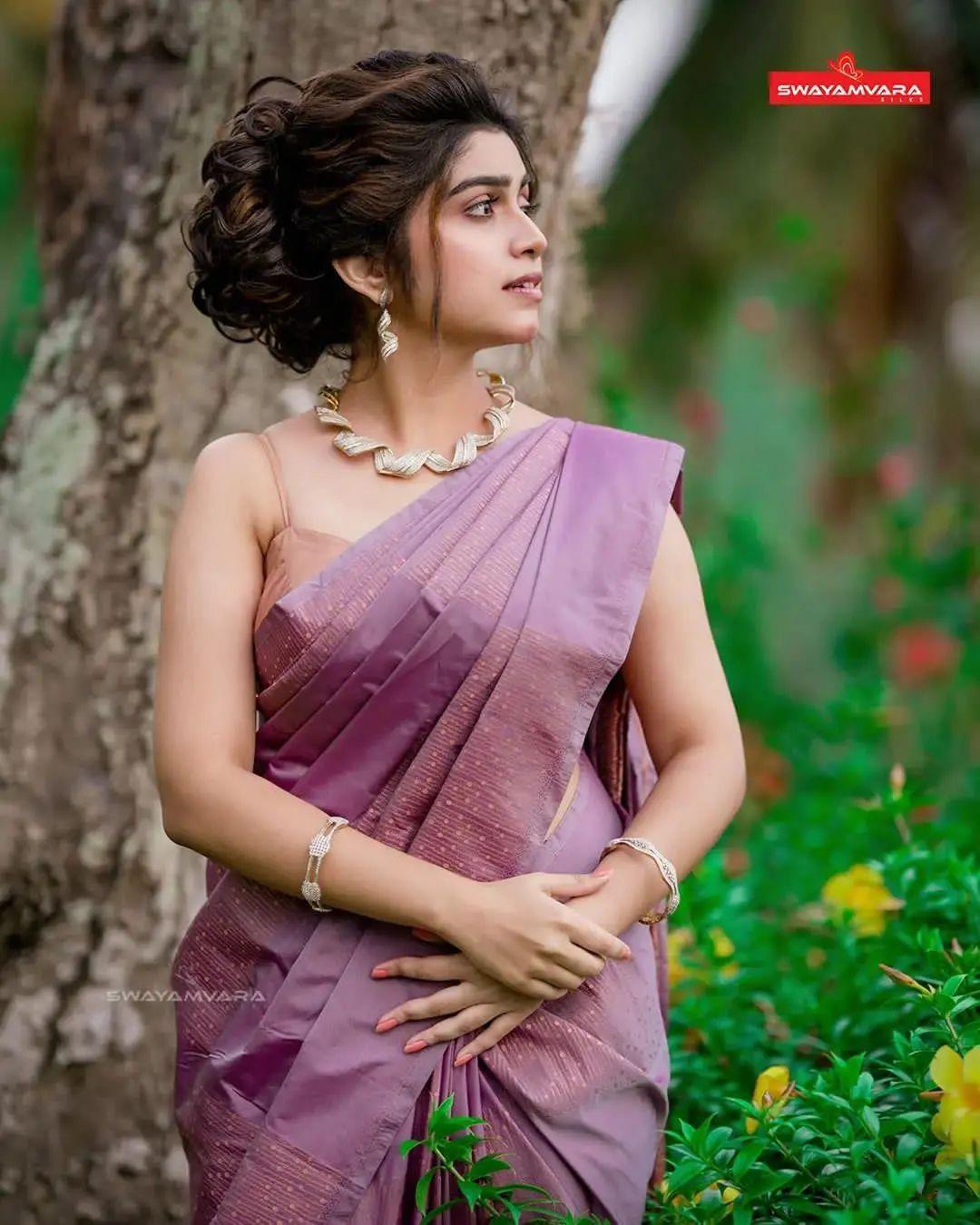 Very hot and sexy photoshoot | Manasa radhakrishnan in sleeveless blouse and glamours photos