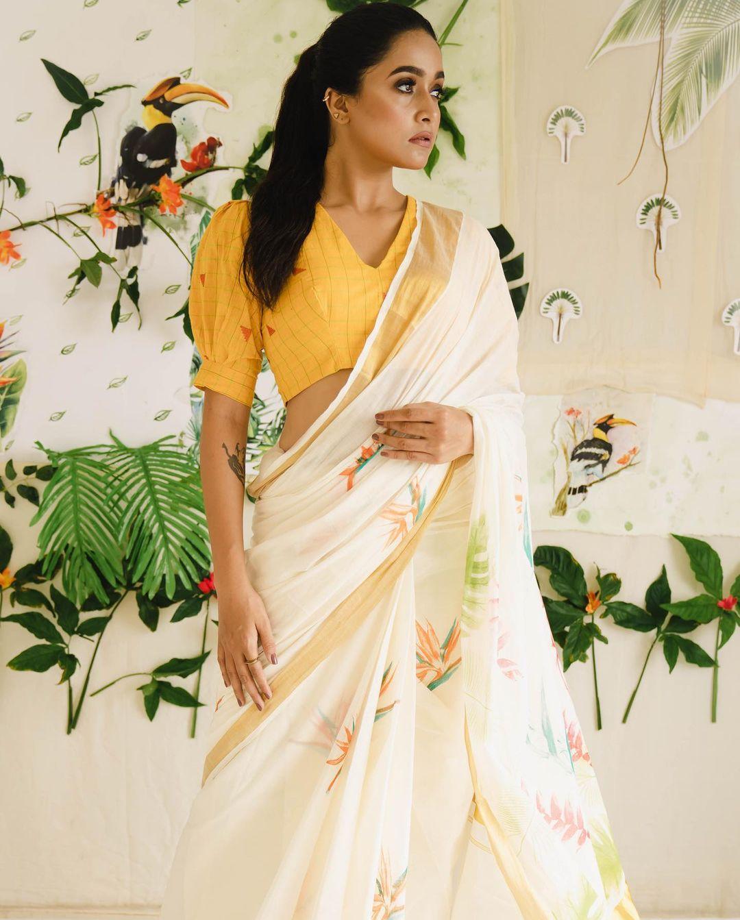 Exclusive very hot photos | Sharanya R Nair in saree exposing hot photos gallery