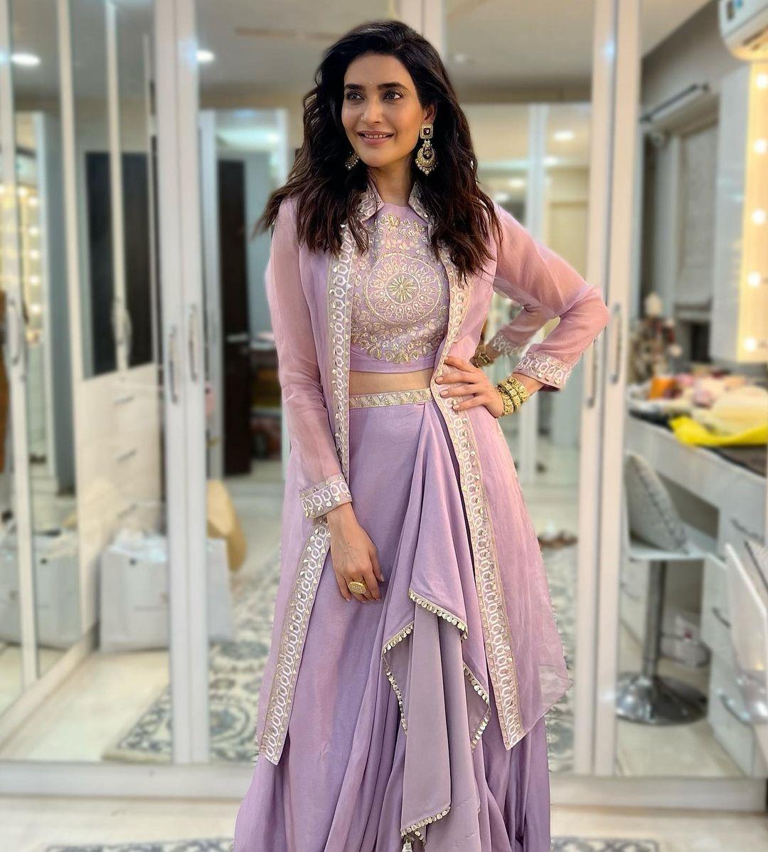 Beautiful and glamours photos | Karishma Tanna very glamours and sexy photos gallery