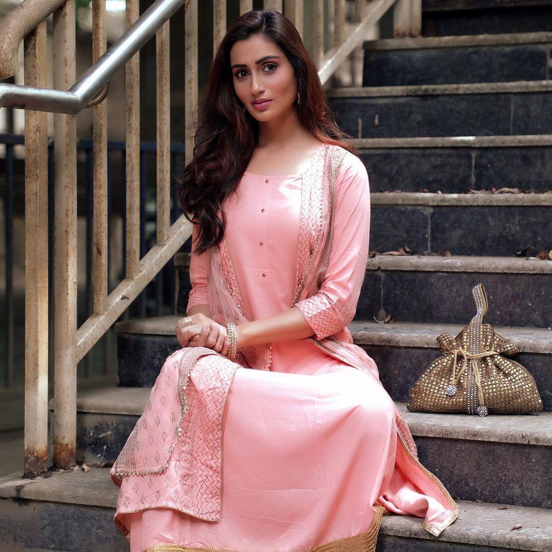 Cute and sexy photos | Sexiest Photos Of Piya valecha latest hot photos gallery