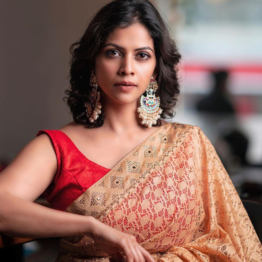Exclusive hot and spicy stills | Deepali Pansare in saree hot and spicy photos