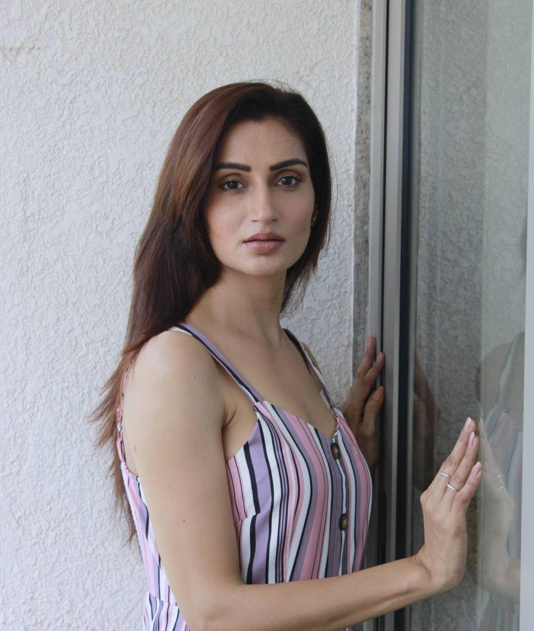 Glamours and cute stills | Piya valecha latest hot and sexy photoshoot