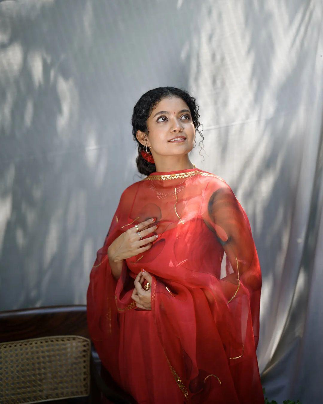 Exclusive hot and spicy stills | Anna Ben exposing Cleavage in transparent dress