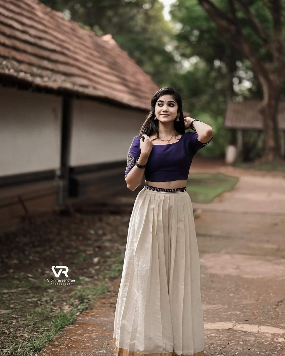 Malayalam Actress hot photos | Jasnya jayadeesh latest very glamours and cute picture