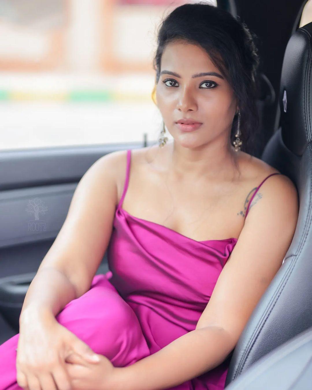 Beautiful and glamours photos | Dhivya Dhuraisamy in red dress hot and sexy photos