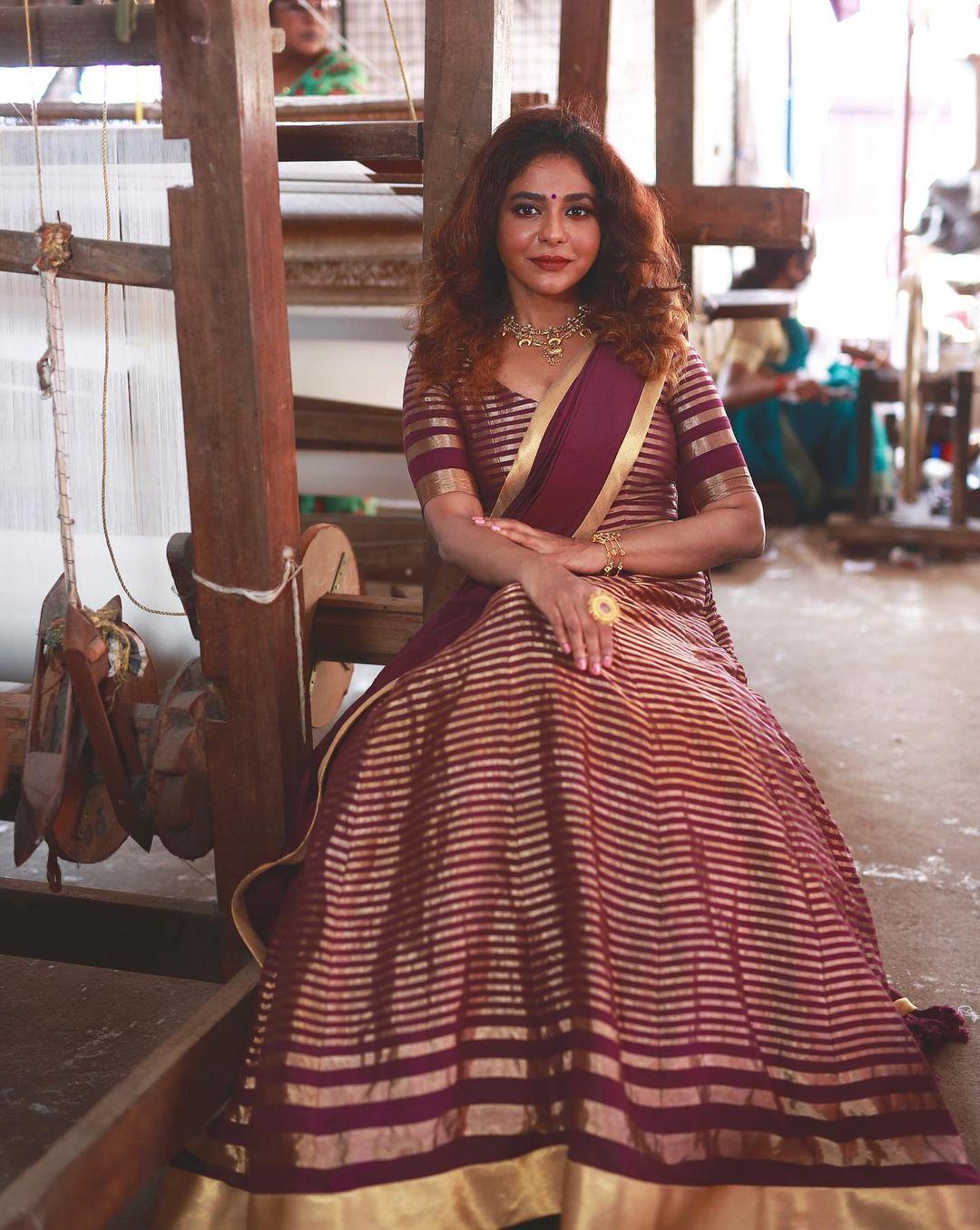 Exclusive hot and spicy photos | Poornima indrajith in saree glamorous and cute stills