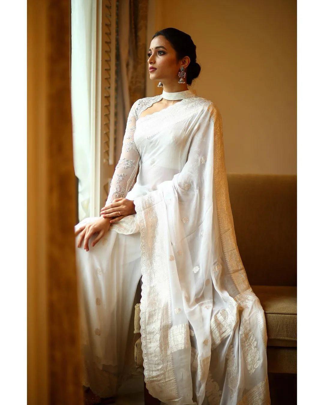 Exclusive hot photos gallery | Srinidhi Shetty in stylish and glamorous photos in white saree