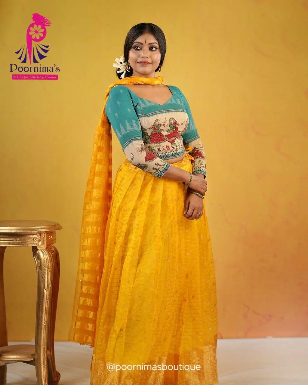 Glamours and cute stills | Sruthy jayan looking very attractive and cute stills