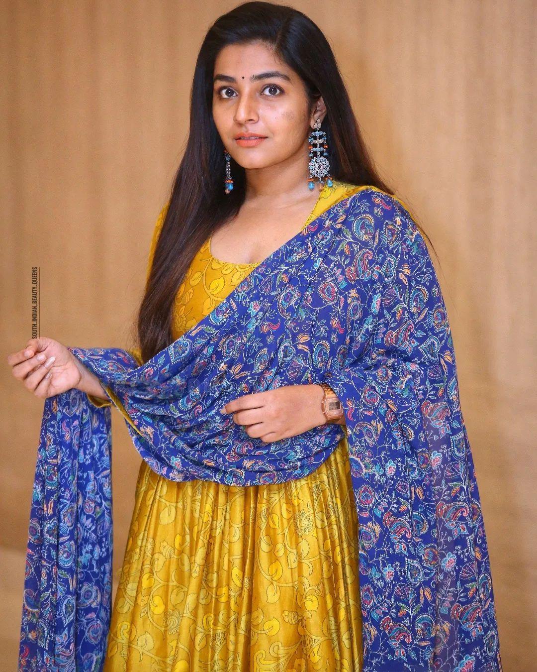 Exclusive very hot and sexy photoshoot | Rajisha vijayan very beautiful and glamours photos