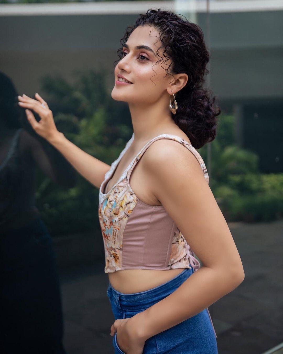 Unseen hot and sexy photoshoot | Taapsee Pannu very exclusive hot and spicy stills
