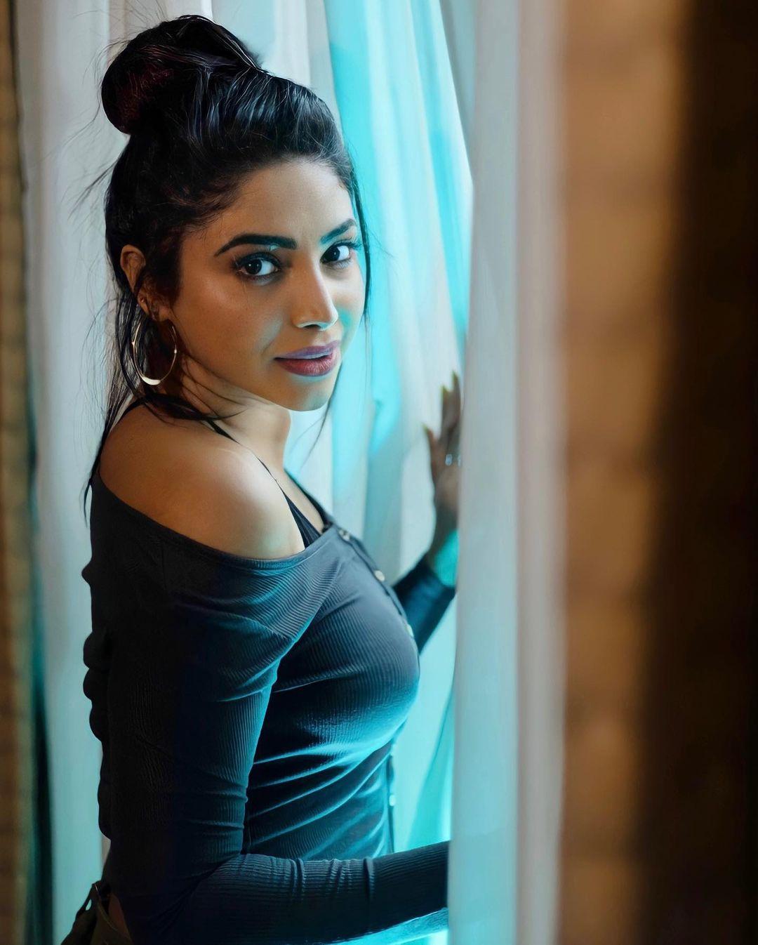 Exclusive hot photos gallery | Ameya Mathew very stylish and glamours photos gallery