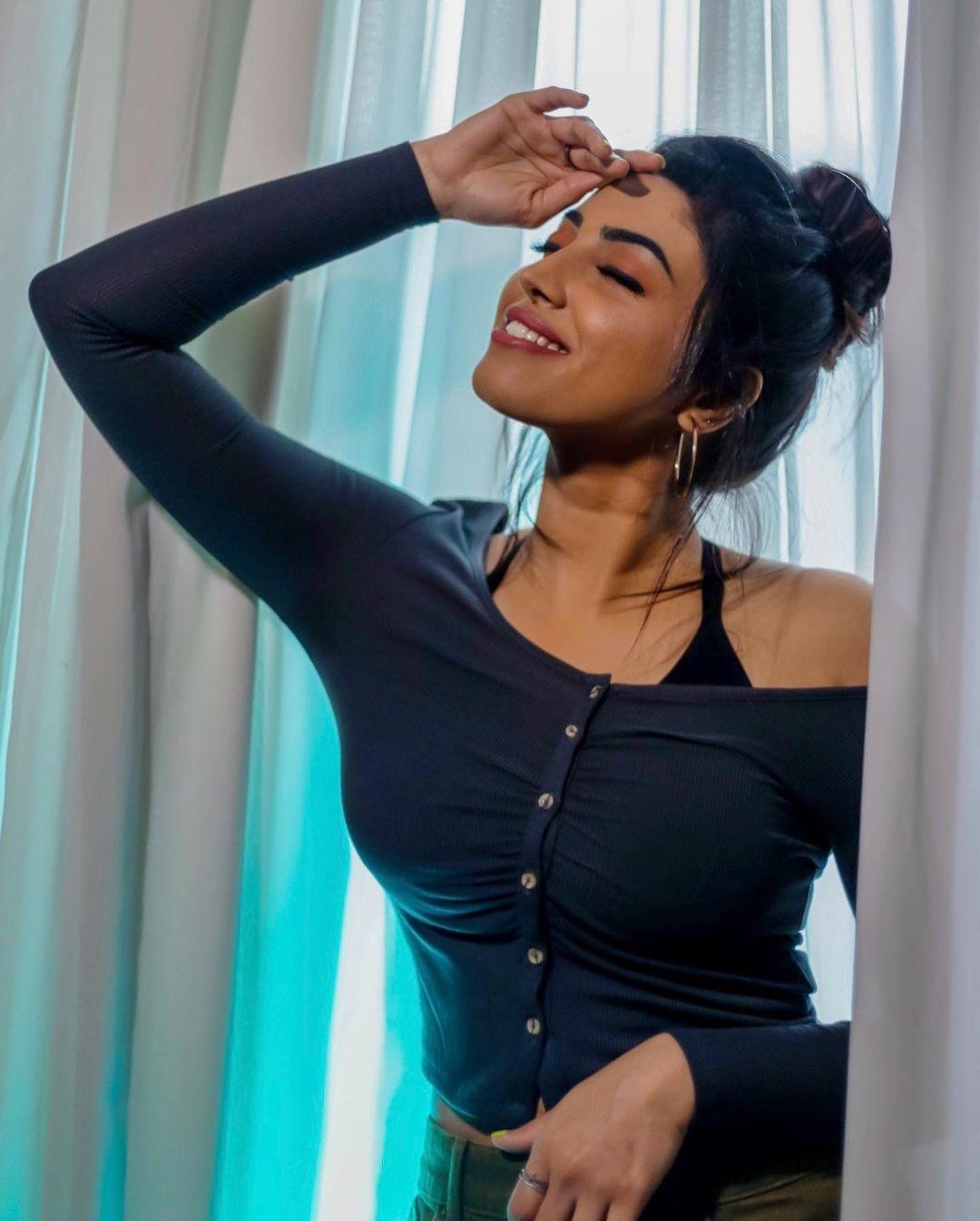 Hot and sexy photoshoot | Ameya Mathew very stylish and glamours photos gallery