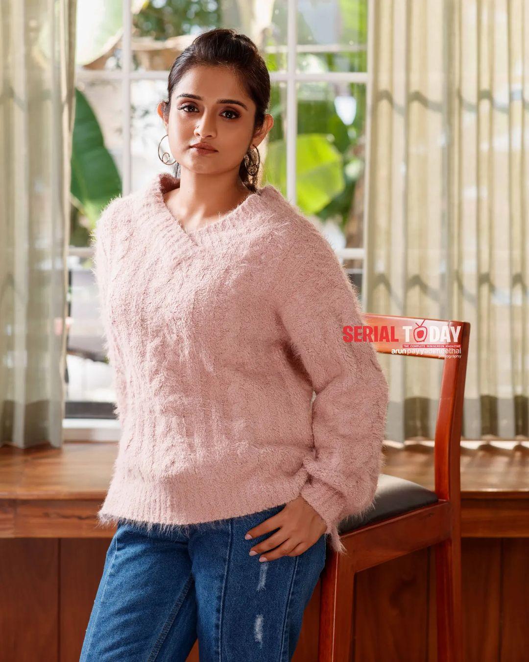 Television actress hot photos | Gopika Anil very stylish and glamorous photos gallery