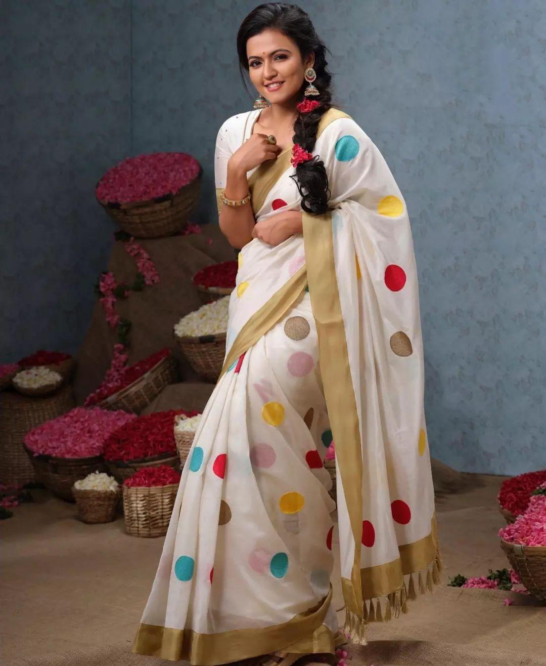Exposing very hot photos | Aparna Das in saree exclusive hot and spicy photos