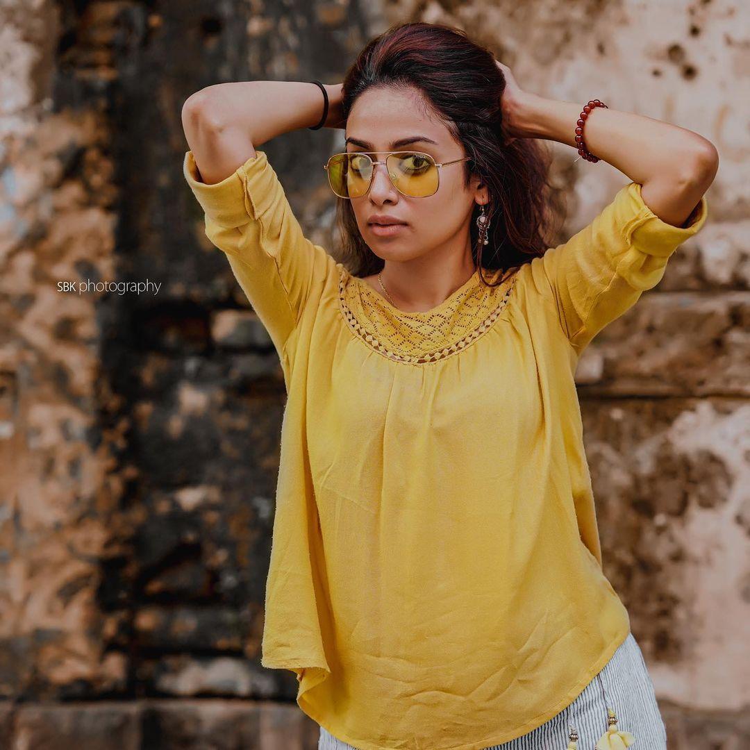Beautiful and glamours photos | Gauthami Nair looking very glamours and sexy photoshoot