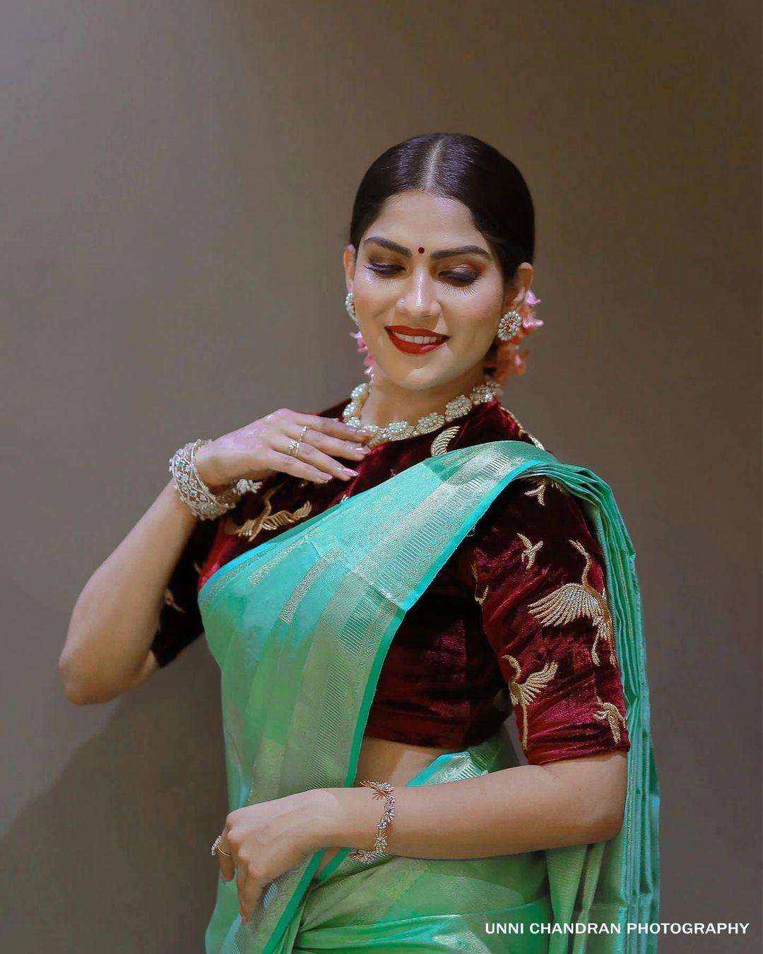 Beautiful and glamours photos | Swasika in saree hot and sexy photoshoot