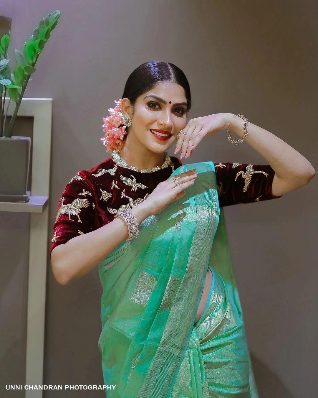 Exposing very hot photos | Swasika in saree hot and sexy photoshoot