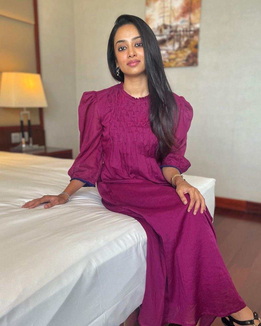 Glamorous and cute picture | Gauthami Nair looking very beautiful in Red dress hot photos