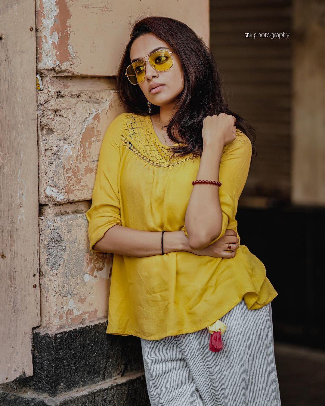 South Indian Actress hot photos | Gauthami Nair looking very glamours and sexy photoshoot