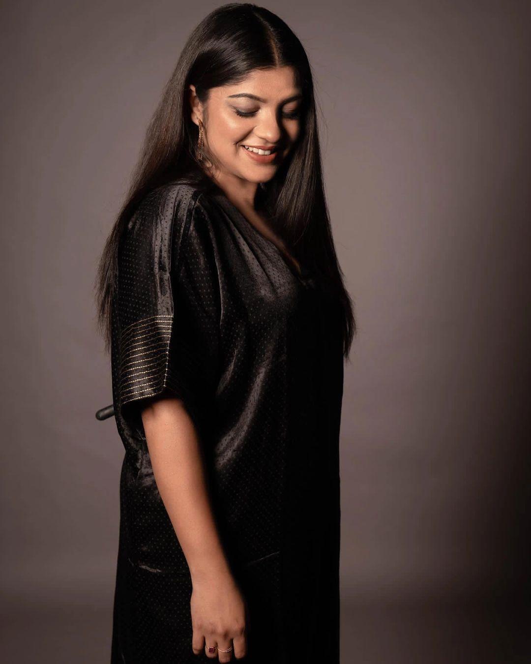 Tamil actress latest hot photos | Aparna Balamurali wearing black dress hot and sexy photoshoot