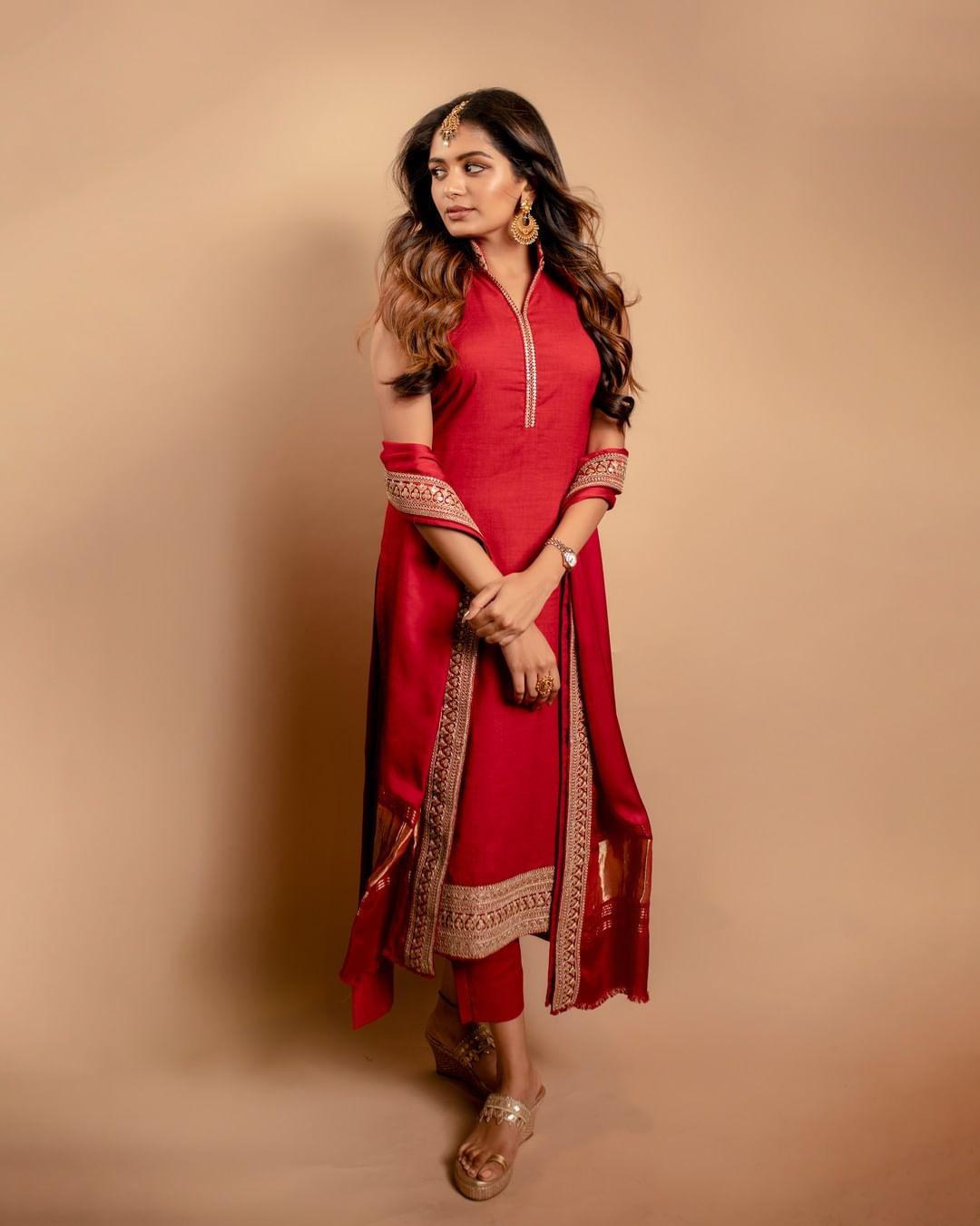 Glamorous and cute stills | Aditi Shankar very cute and sexy photos in red dress
