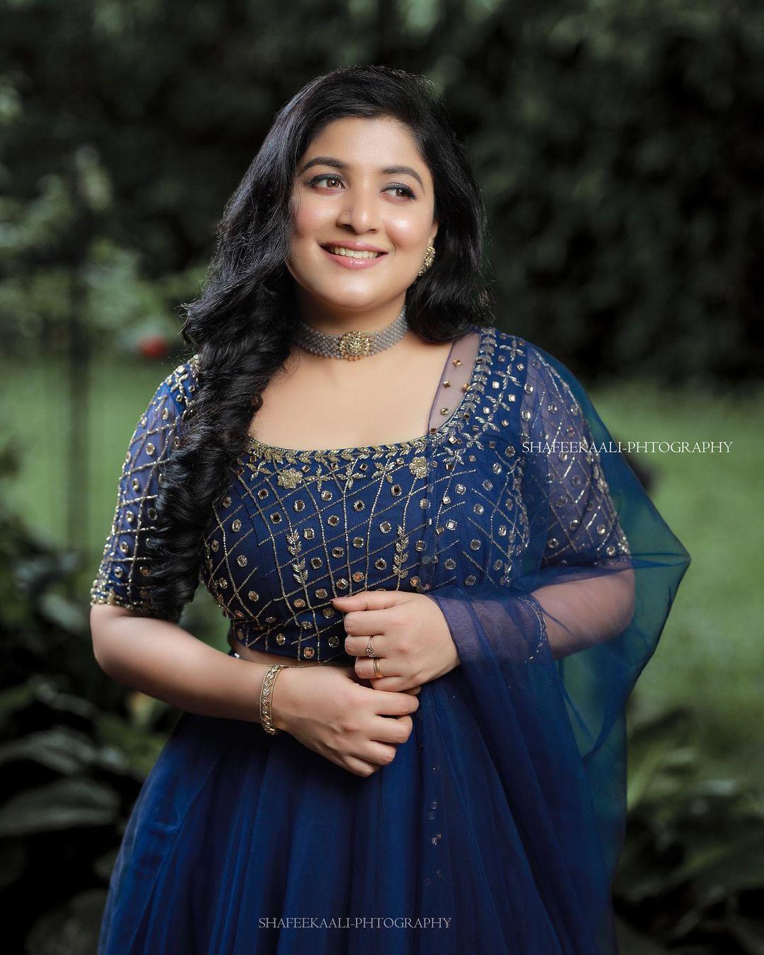 Glamorous and cute stills | Santhwanam serial actress Raksha Raj hot and spicy photos