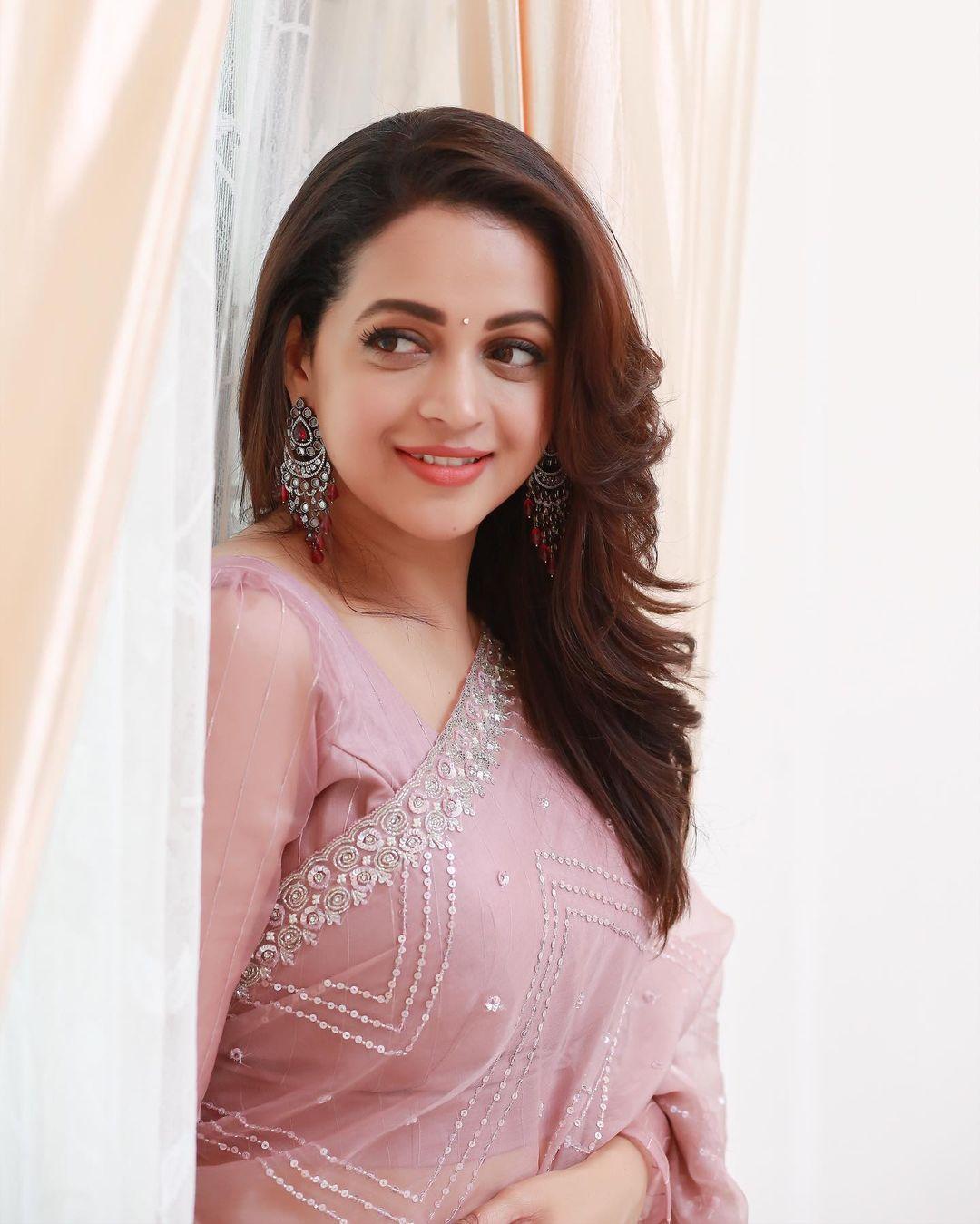 Beautiful and sexy photoshoot | Bhavana in saree very glamorous and cute stills