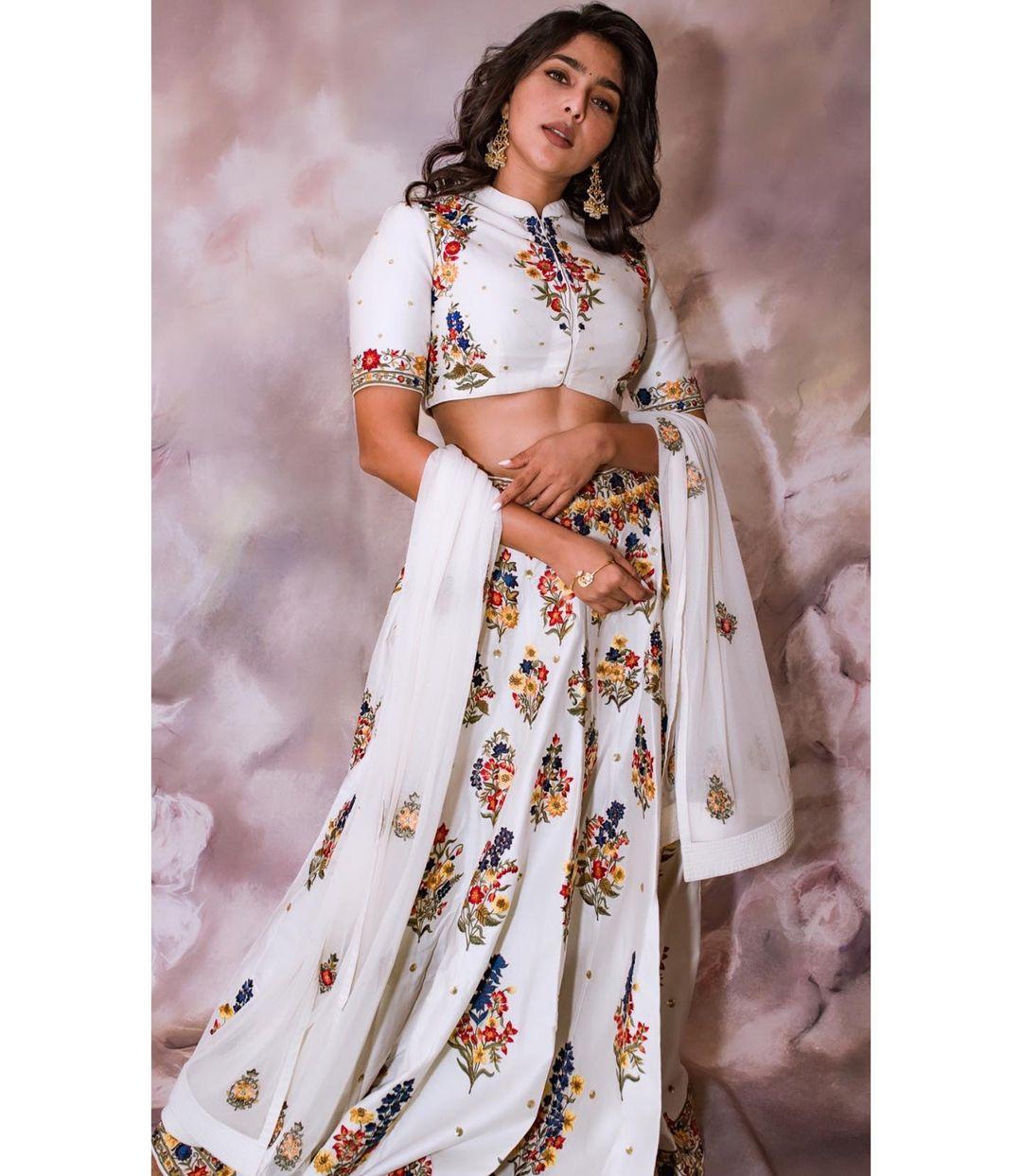 Cut and sexy photoshoot | Aishwarya Lekshmi looking very glamorous in lehanga hot photos