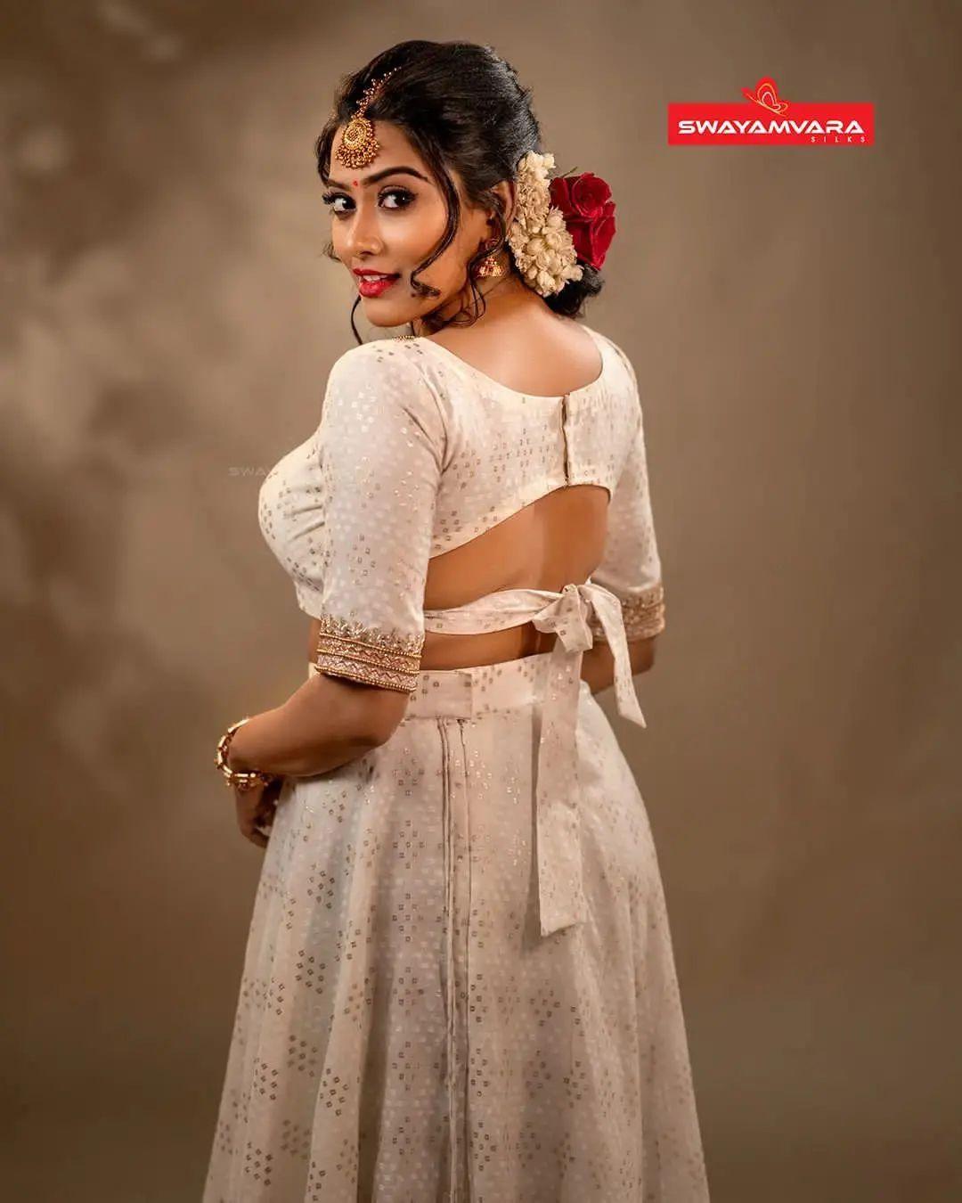 Beautiful and cute stills | Dayyana Hameed in lehenga very glamorous and sexy photos