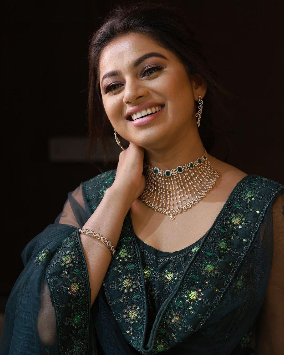 Exclusive very hot photos gallery | Delna Davis wearing lehenga hot and sexy photoshoot