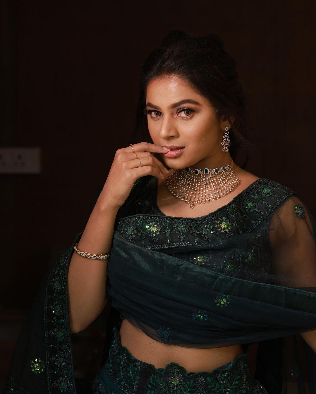 Latest hot and sexy photoshoot | Delna Davis wearing lehenga hot and sexy photoshoot