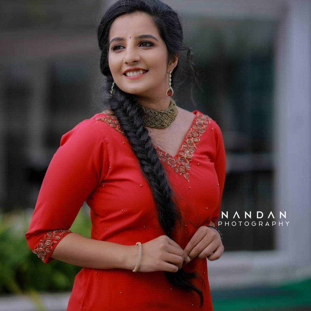 Malayalam Actress hot photos | Sonu Anna Jacob looking very glamorous in red dress