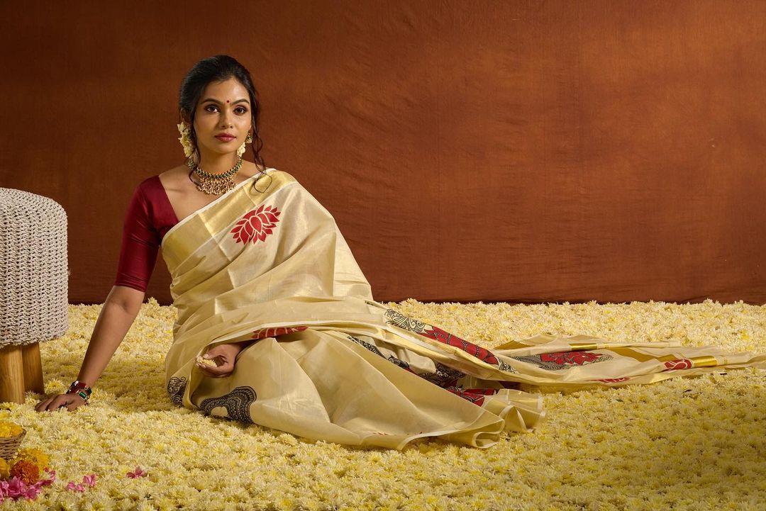 South Indian Actress hot photos | Tanvi Ram in Kasavu Saree hot and sexy photoshoot