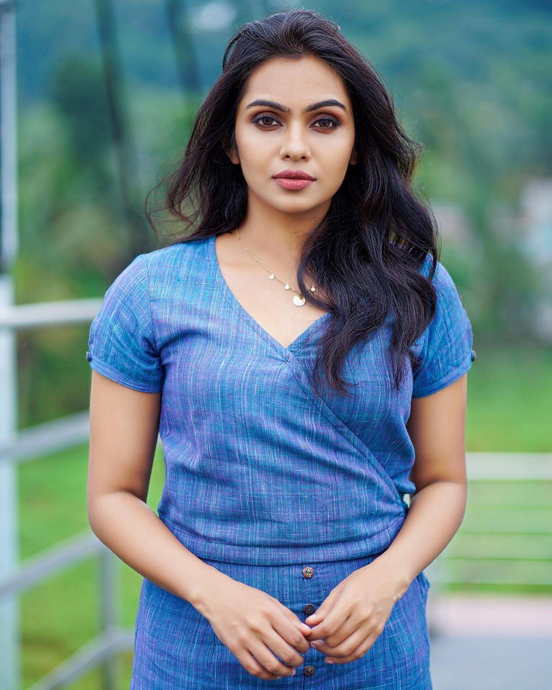 Very beautiful and cute stills | Tanvi Ram in blue dress looking very glamorous photos