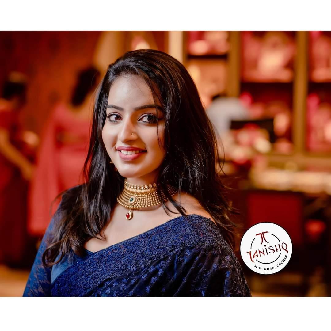 Exposing very hot photos gallery | Malavika Menon in royal blue dress looking very hot photos