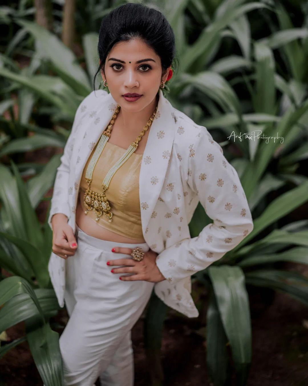 Beautiful and sexy photoshoot | Shivada onam special hot and sexy photoshoot