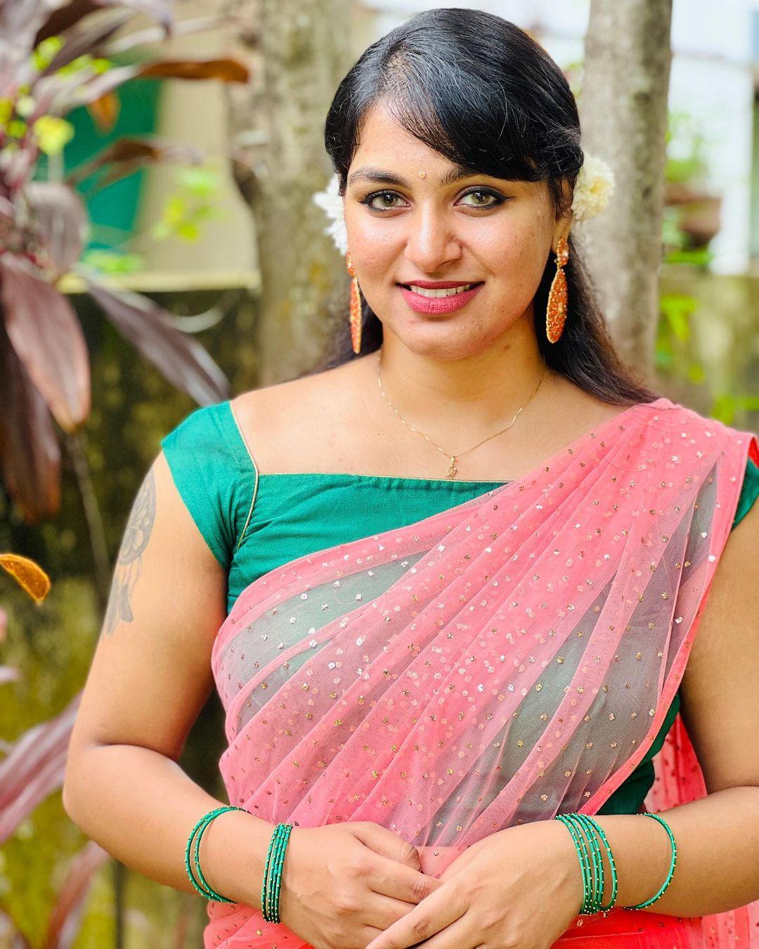 South Indian Actress hot photos | Rini Raj in transparent saree hot and sexy photoshoot